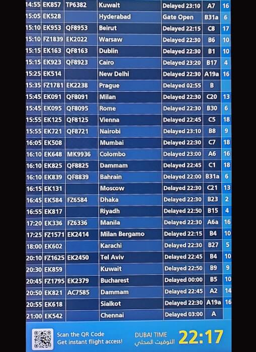 4/18晚上10點多，所有的航班皆延遲。這是我第一次遇到這樣的狀況。